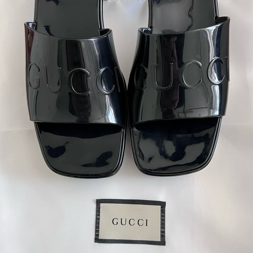 GUCCI "plastic" black slides